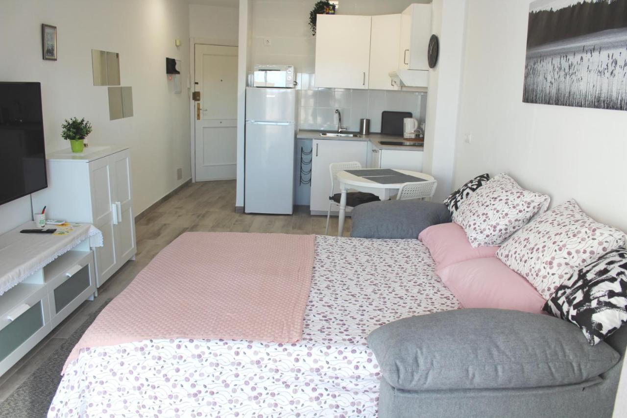 Charming Studio Nerja With Pool Экстерьер фото